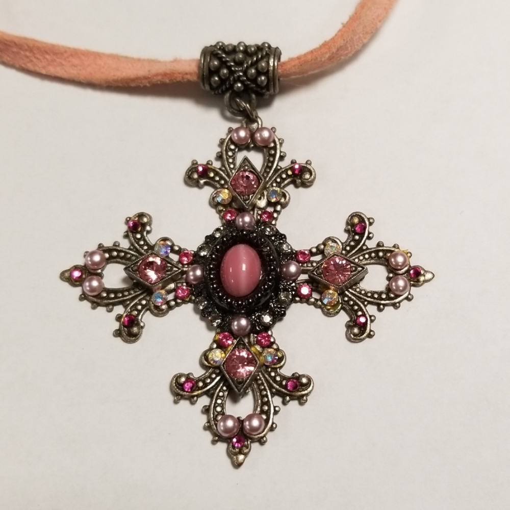 F.a.i.t.h. cross with pink leather choker/exteder